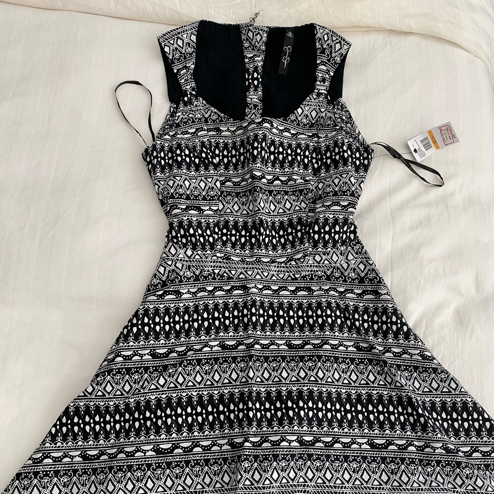 Jessica Simpson (NWT) - Skater Dress - Size S